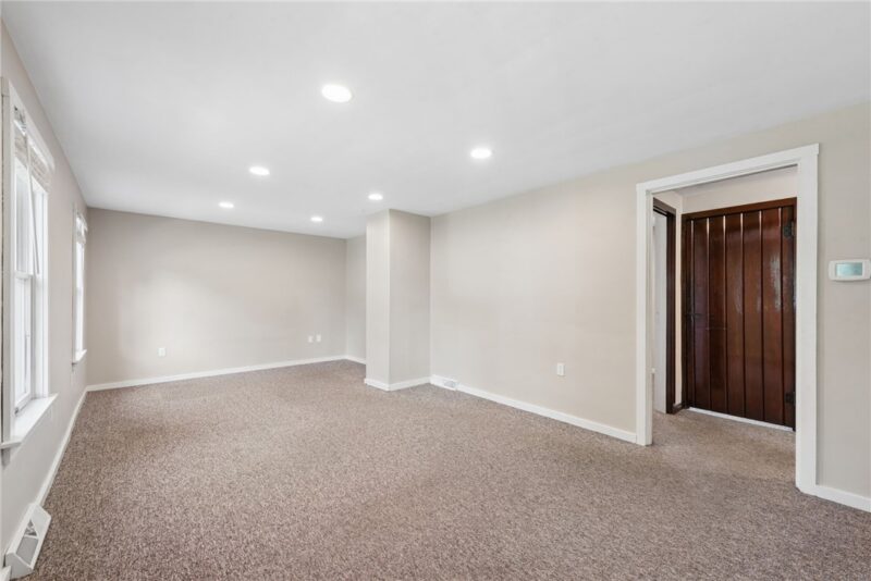 1676 E Laurel Circle — photo 5