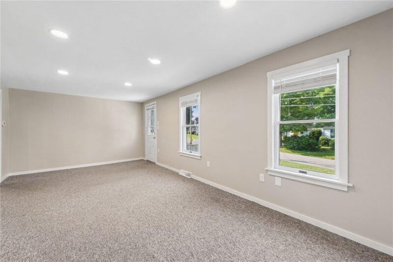 1676 E Laurel Circle — photo 6