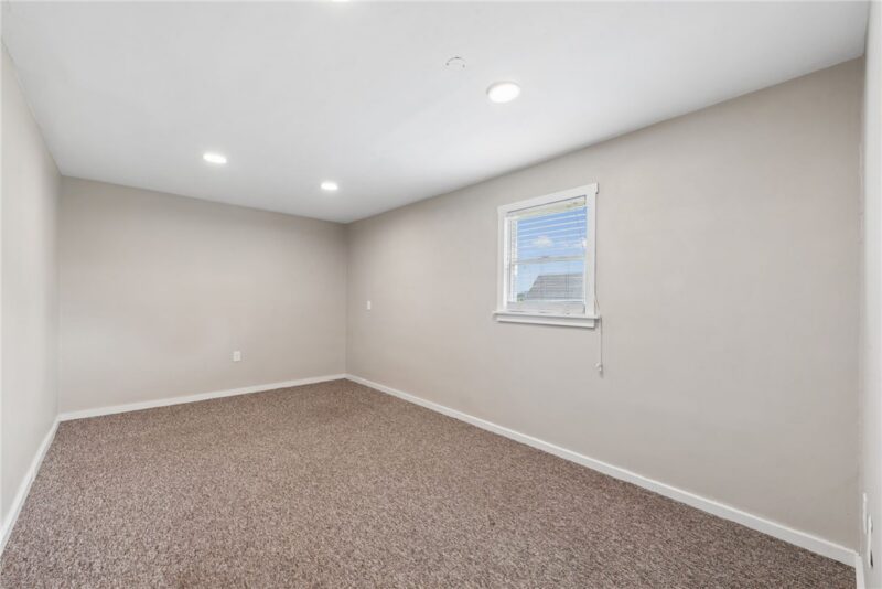1676 E Laurel Circle — photo 7