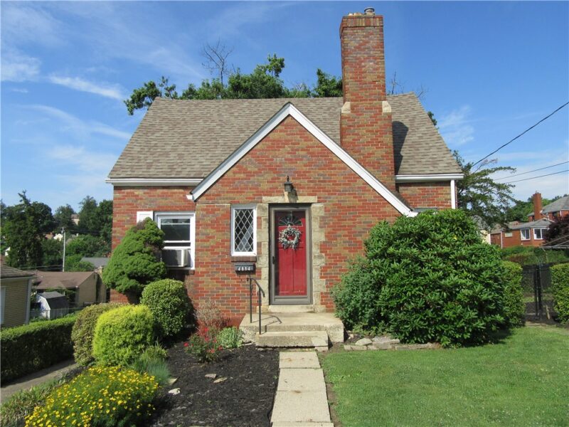 4814 Roberta Drive — photo 2