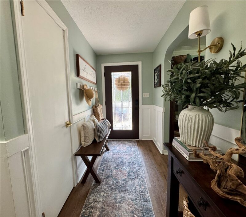 111 Oak Manor Drive — photo 4