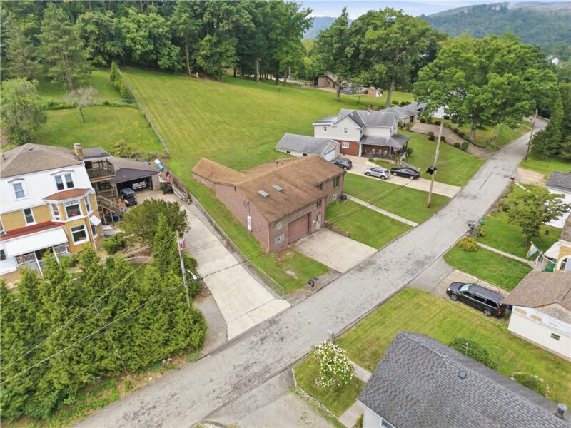 312 Hillside Avenue Ext — photo 4