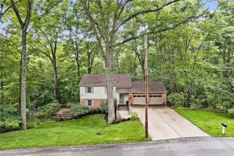 8648 W Barkhurst Dr — photo 2