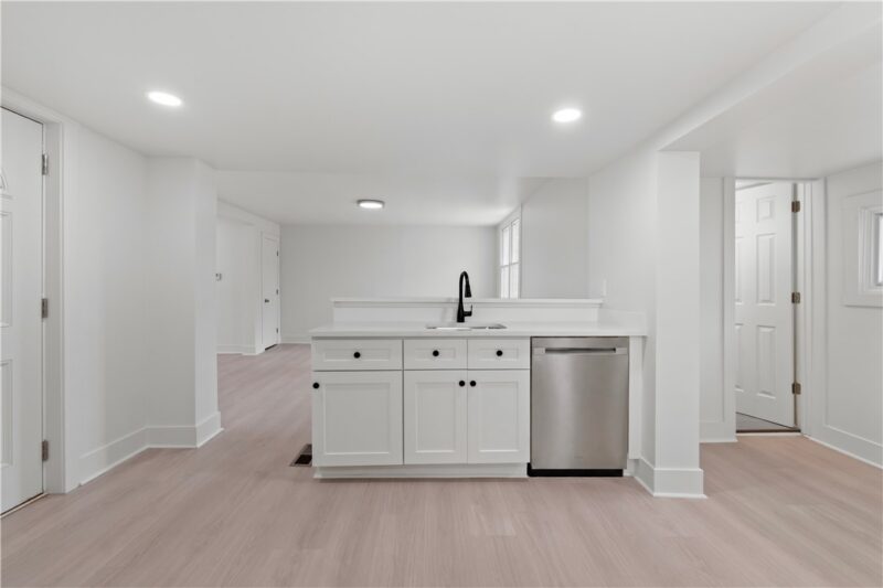212 Hazel Street — photo 6