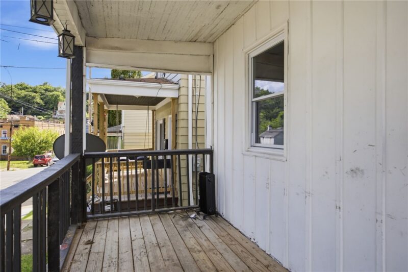 1020 Sutherland St — photo 3