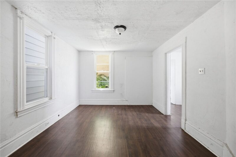 1020 Sutherland St — photo 5