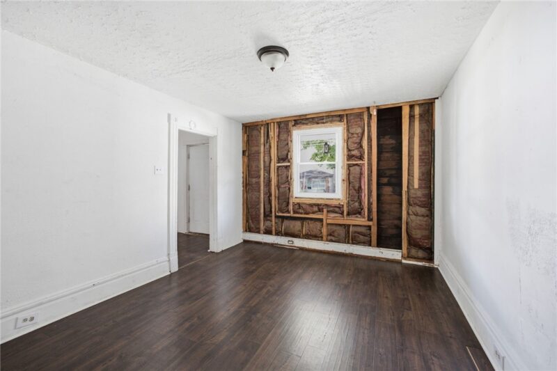 1020 Sutherland St — photo 6