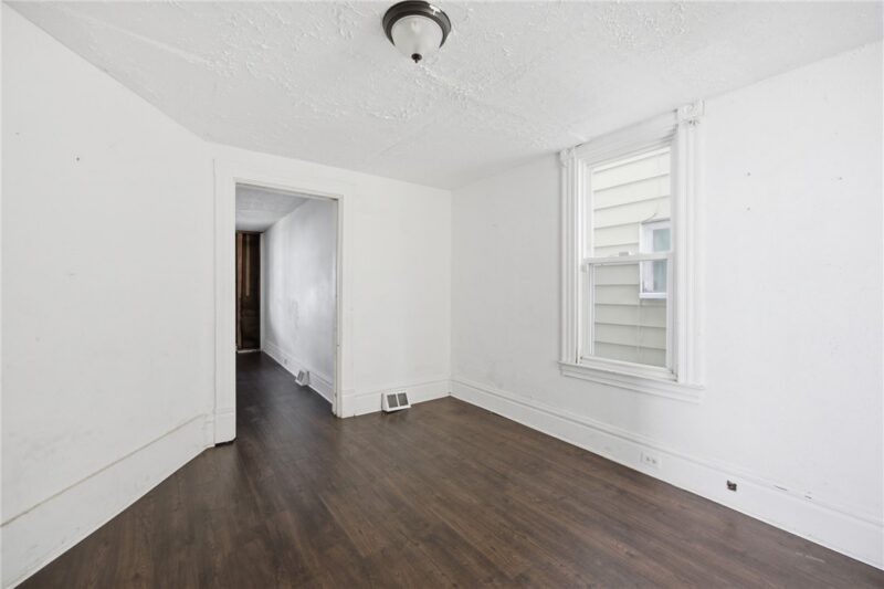 1020 Sutherland St — photo 7
