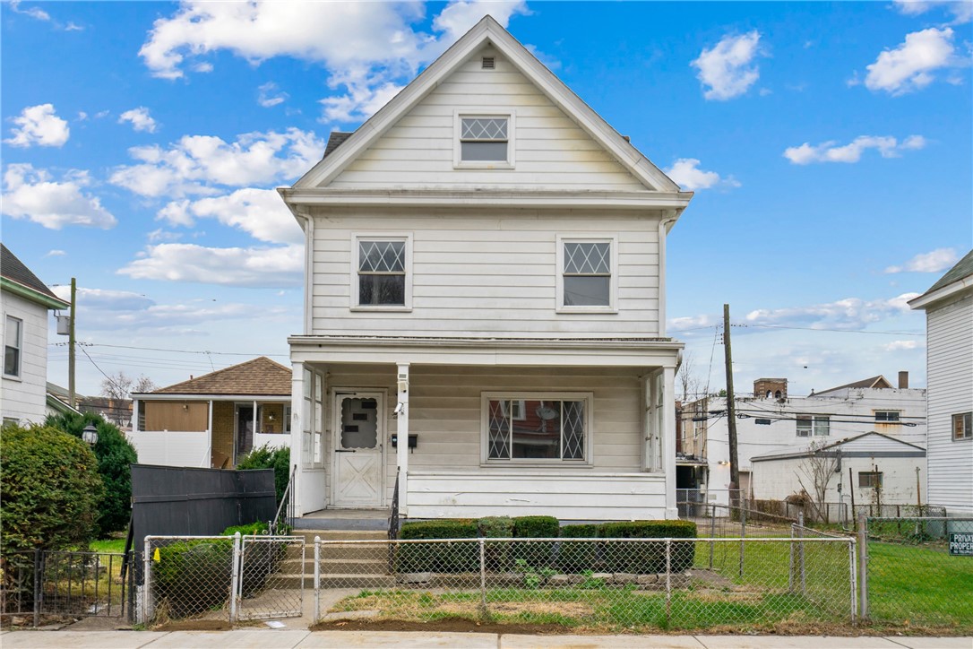 627 Woodward Ave — photo 1