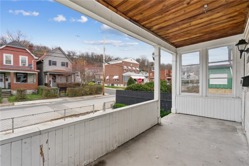 627 Woodward Ave — photo 4