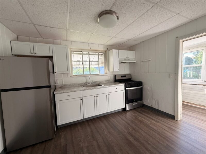 627 Woodward Ave — photo 8