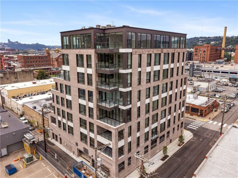 2330 Penn Ave 304 — photo 3