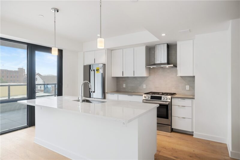 2330 Penn Ave 304 — photo 4