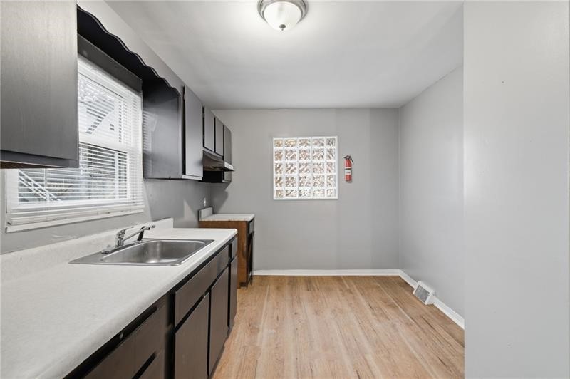 2322 Patterson Avenue — photo 8