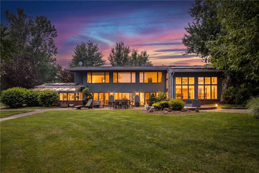 26 Lois Ln — photo 1
