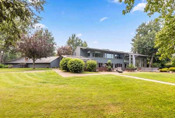 26 Lois Ln — photo 6
