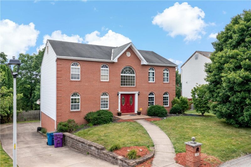232 Carriage Blvd — photo 2