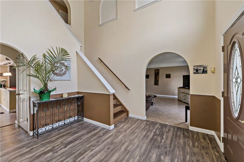 232 Carriage Blvd — photo 3