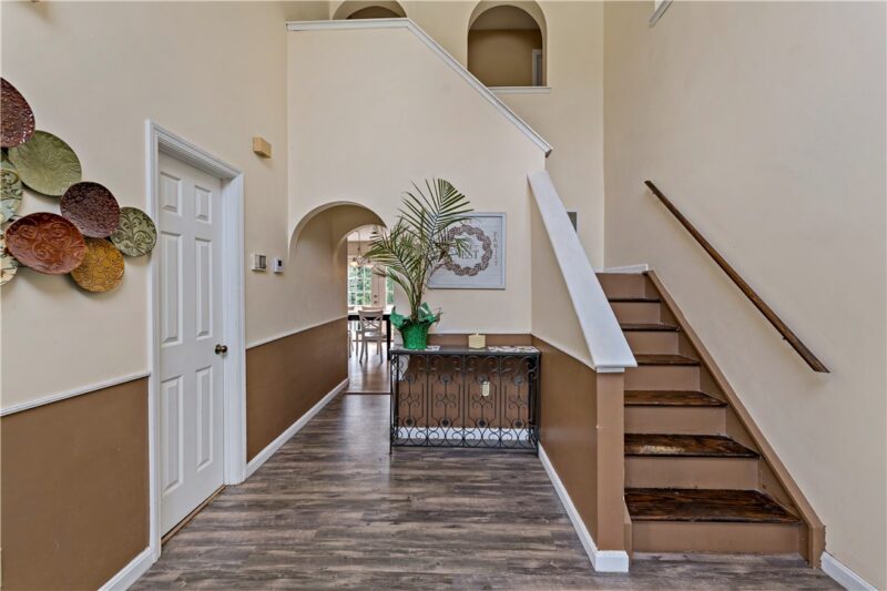 232 Carriage Blvd — photo 4