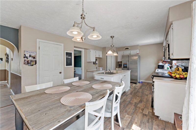 232 Carriage Blvd — photo 8