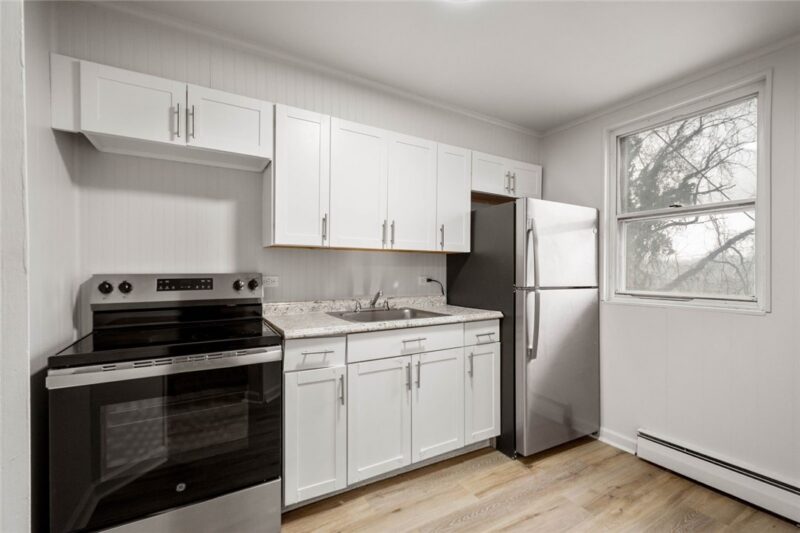 235 Moore Ave — photo 7