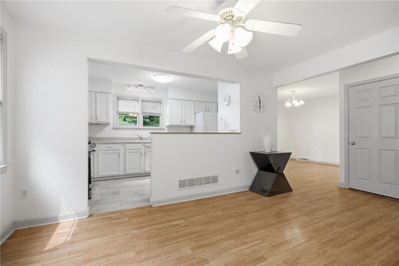 519 Arthur St — photo 8