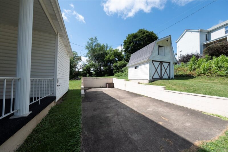1139/1143 New Stanton Ruffs Dale Rd — photo 8