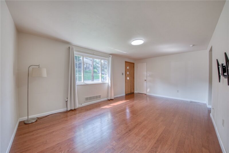 110 Clearfield Pl — photo 3
