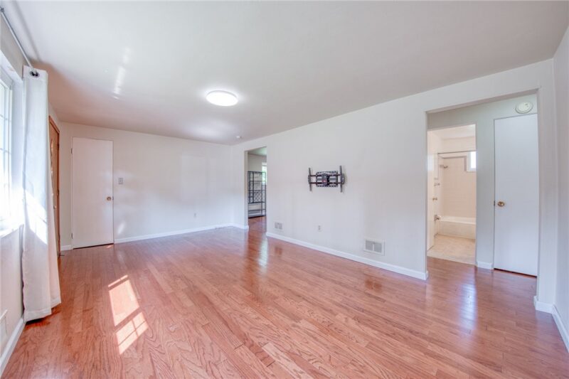 110 Clearfield Pl — photo 4