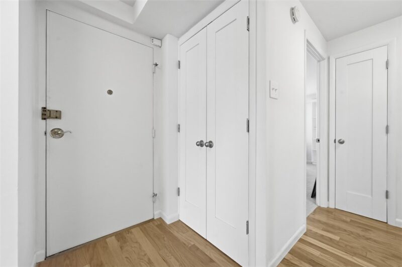 4625 5th Ave 200 — photo 3