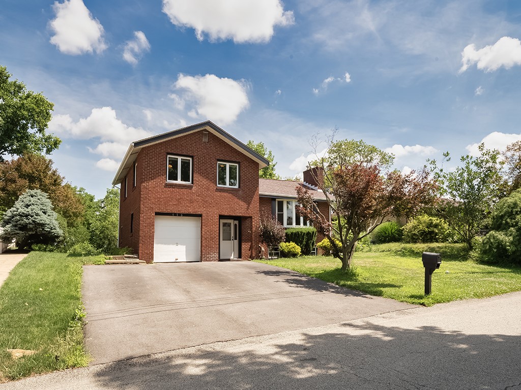456 Regency Dr — photo 1