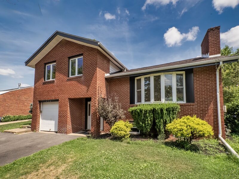 456 Regency Dr — photo 2