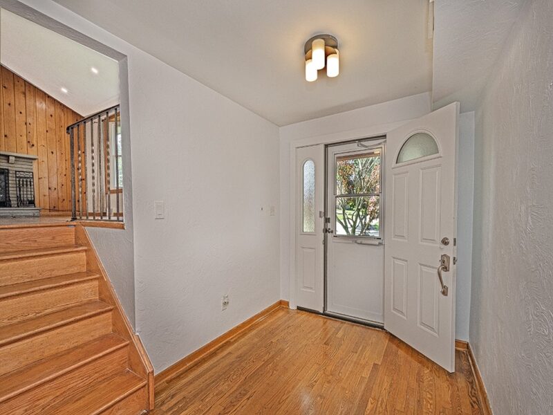 456 Regency Dr — photo 3