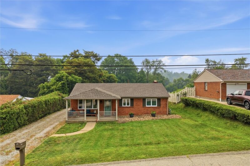 1009 Deerfield Drive — photo 2