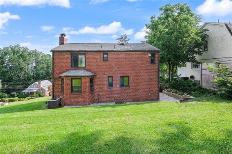 954 Brentview Rd — photo 3