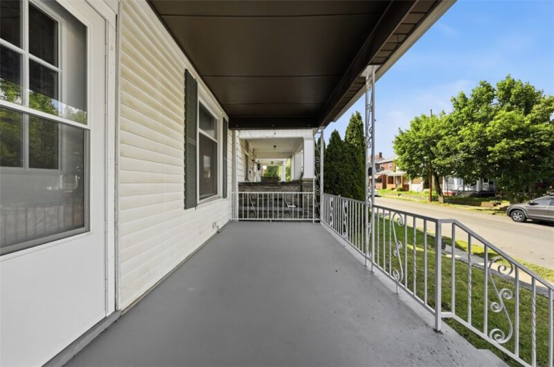 815 Maplewood Ave — photo 4