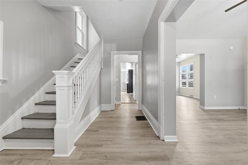 815 Maplewood Ave — photo 5