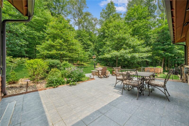 302 Pheasant Run Lane — photo 3