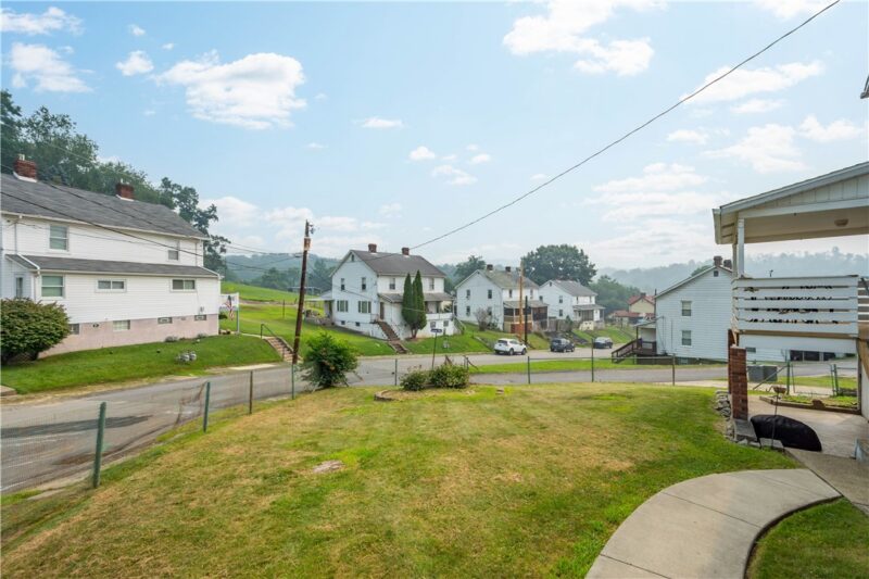 92 Beech St — photo 2