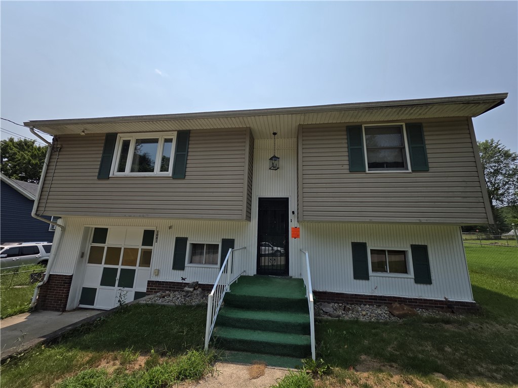 1081 Main St — photo 1