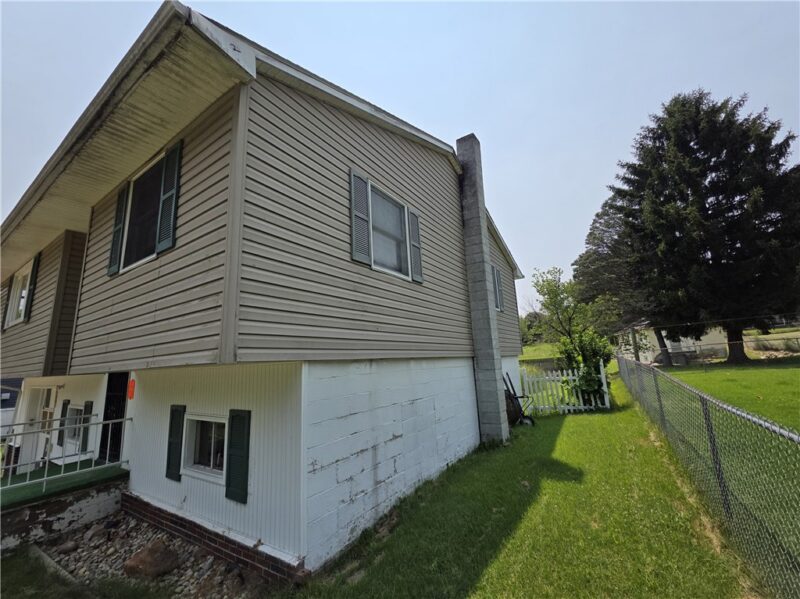 1081 Main St — photo 2