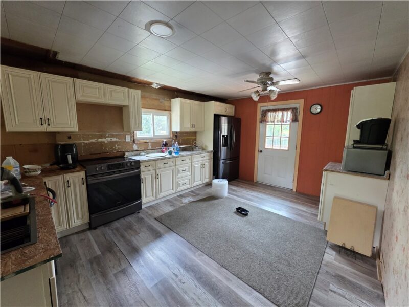 1081 Main St — photo 7