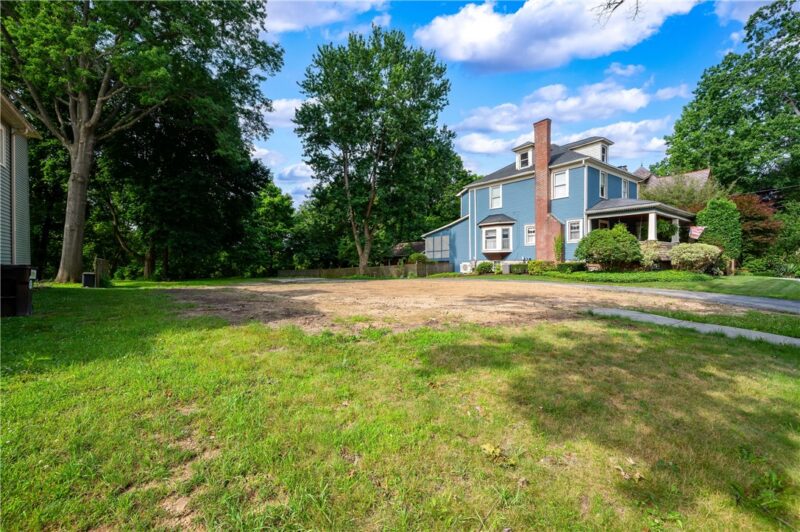 154 E Pine St — photo 7
