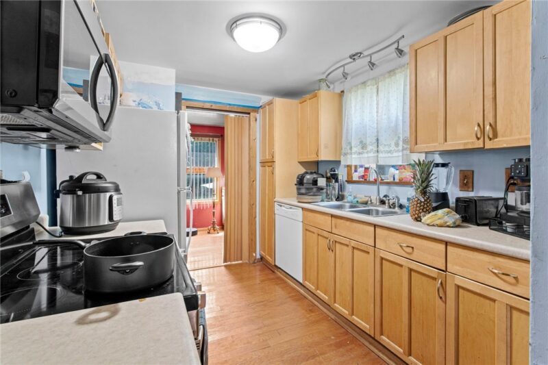 1709 Irwin St — photo 4