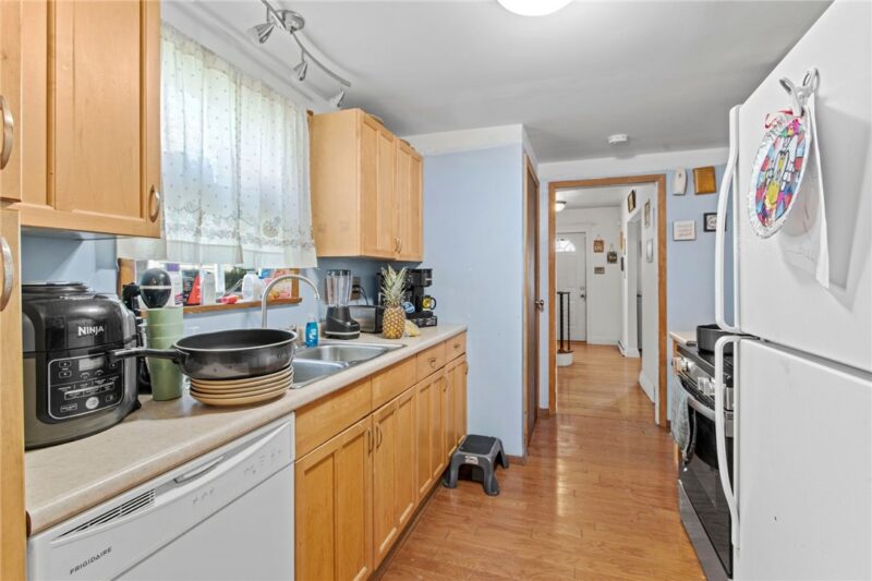 1709 Irwin St — photo 5