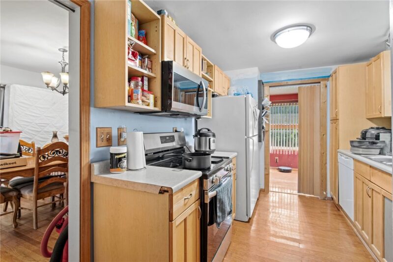 1709 Irwin St — photo 6