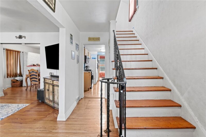 1709 Irwin St — photo 7