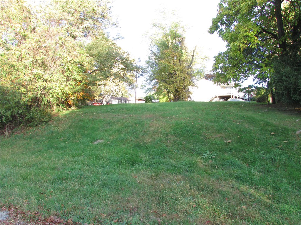 301 OAK AVENUE — photo 1