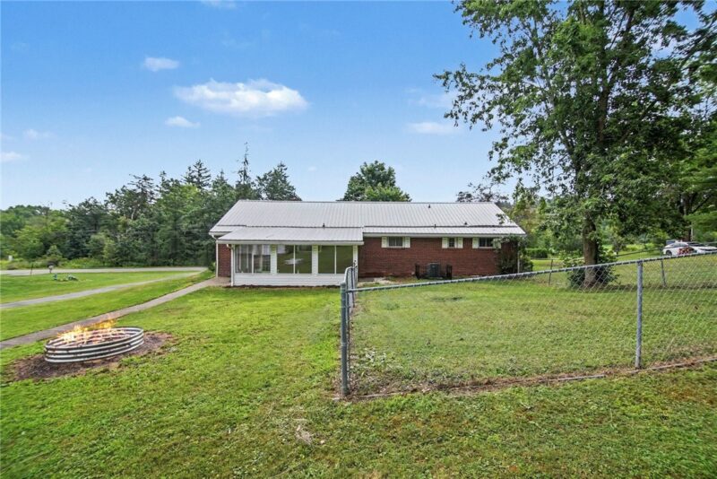 330 Butler Rd — photo 3