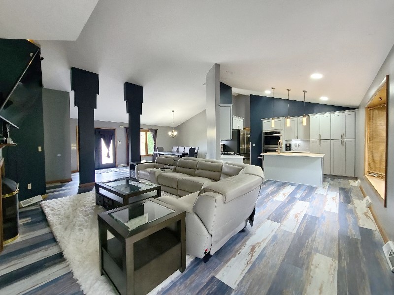 3319 Carriage Cir — photo 4